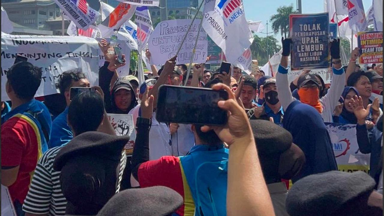 Karyawan Indomaret Gelar Aksi di Kantor Pusat, Protes Kebijakan Pengganti Upah Lembur